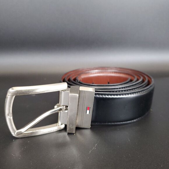 Tommy Hilfiger Black & Brown Reversible Belt XL 42–44Silver Buckle - Picture 2 of 9